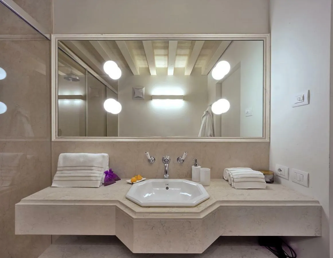 Rambaldi Apartments Casa Nr 7 Бардолино Италия